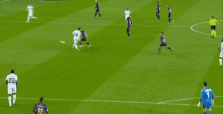 开云-西媒：加维撞人引不满 皇马大哥们要找他聊一聊？