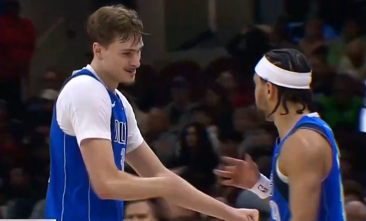 分差20分了！弗拉格飞身大帽哈登&amp;反击助攻内姆哈德三分打停骑士