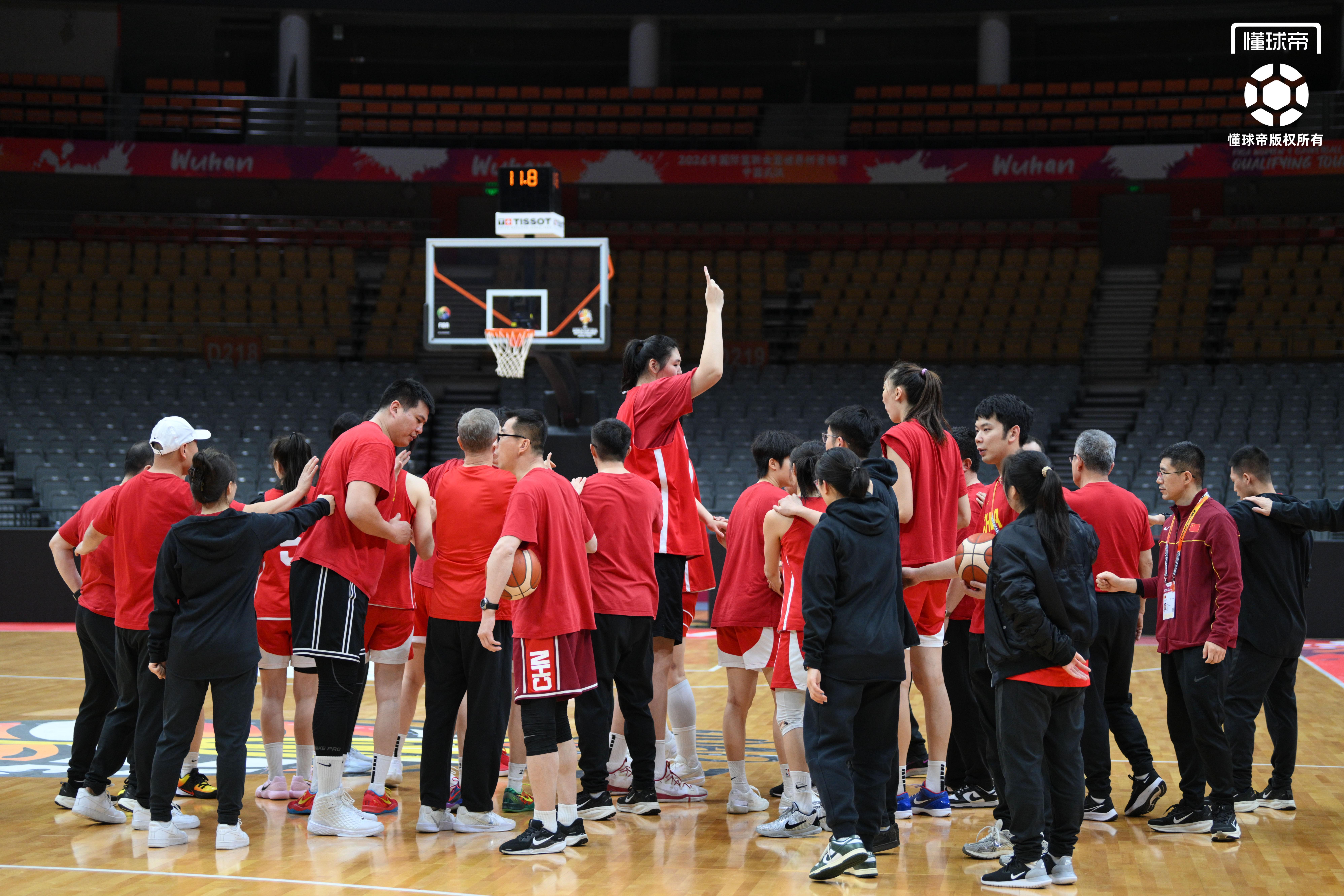 开云APP-中国女篮世预赛最后一练，王治郅到场观看&amp;amp;全队精神饱满