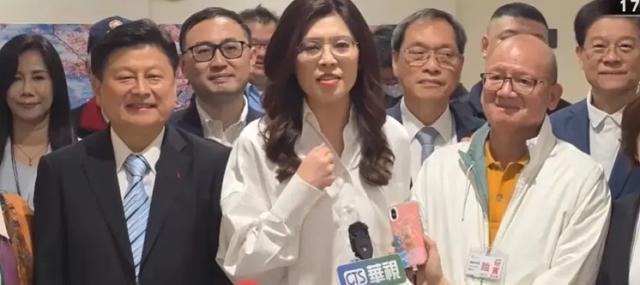 开云在线直播-郑丽文返台发表讲话，赖清德急了，民众党暴露真面目，不简单