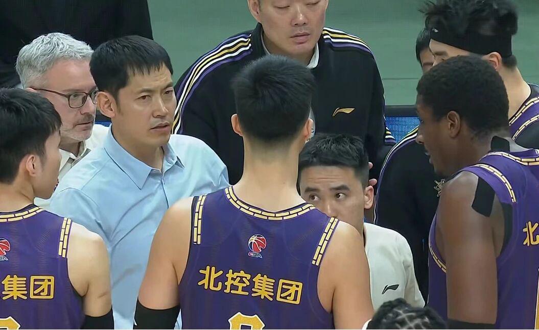 kaiyun-北控男篮酝酿换帅，张庆鹏引管理层不满，已邀请杨鸣重新出山